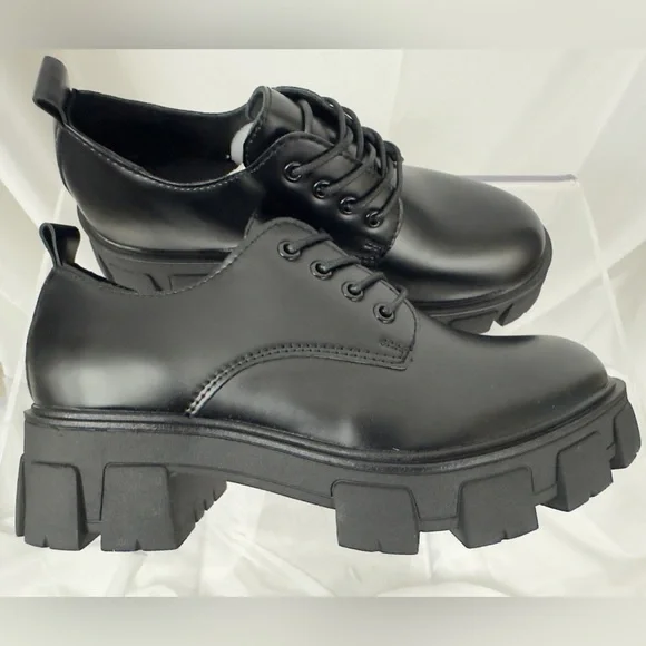 Madden Girl ‘G TRIX' Black Faux Leather Lace Up Platform Loafers Women's.    6.5 - Picture 3 of 6